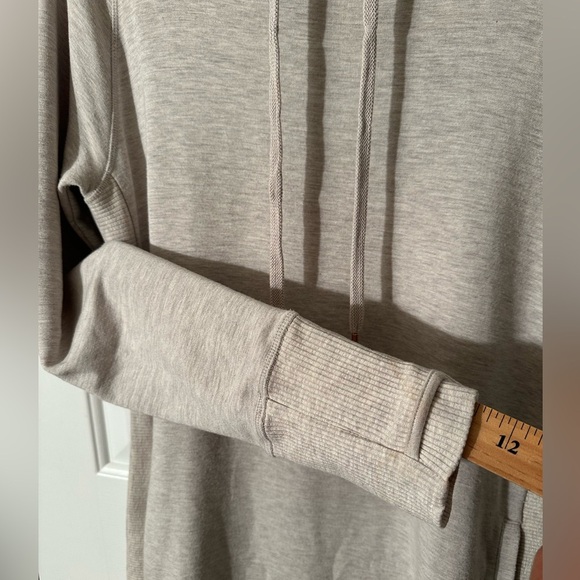 ATHLETA Md Pimlico Sweatshirt Hoodie Dress Tunic Oatmeal Stretch Thumbholes NICE - Picture 5 of 15